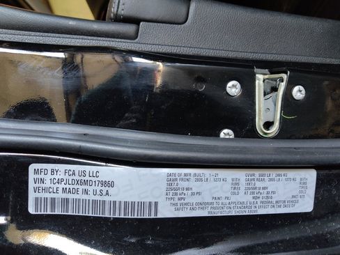 Used 2021 Jeep Cherokee Limited image 33