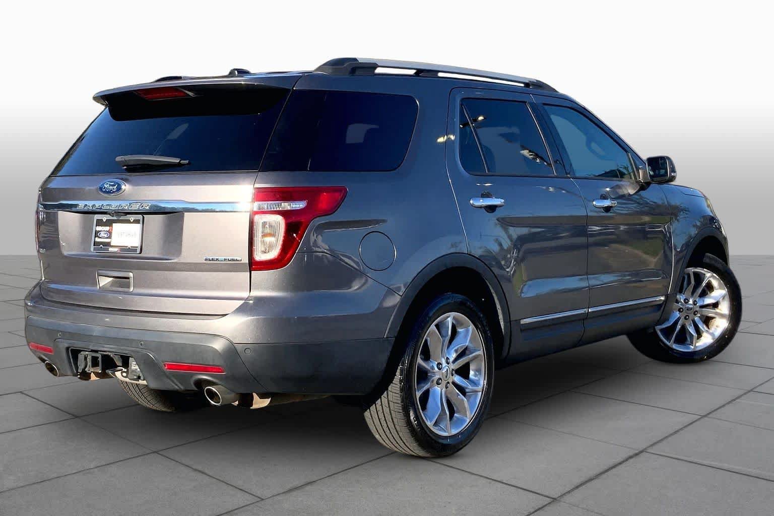 Used 2013 Ford Explorer XLT FWD image 12