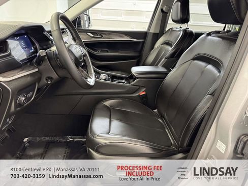 Used 2023 Jeep Grand Cherokee L Limited w/ Luxury Tech Group II AWD/4WD image 19