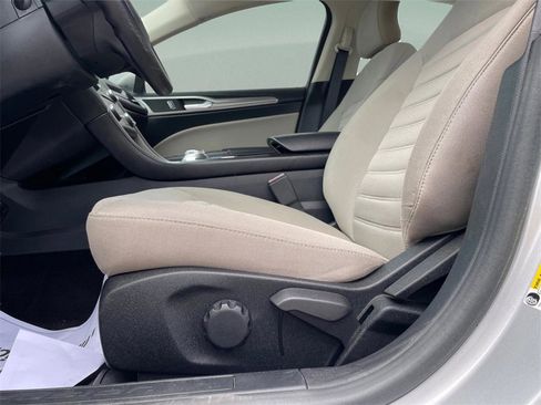 Used 2018 Ford Fusion S image 15