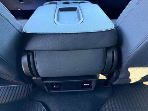 Used 2021 Chevrolet Silverado 2500 Custom w/ Infotainment Package image 31