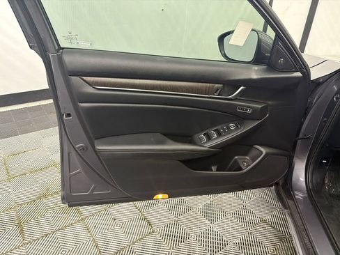 Used 2021 Honda Accord EX-L image 11