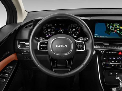 Used 2023 Kia Carnival SX FWD image 8