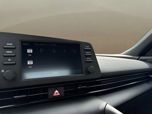 Used 2025 Hyundai Elantra Sport FWD image 16