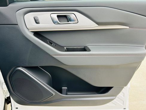 New 2026 Ford Explorer Active w/ Active Comfort Package image 36
