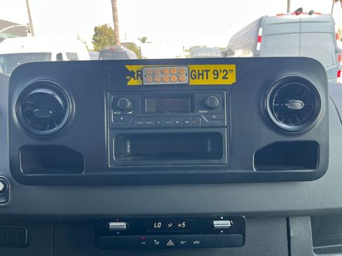 Used 2019 Mercedes-Benz Sprinter 144 image 17