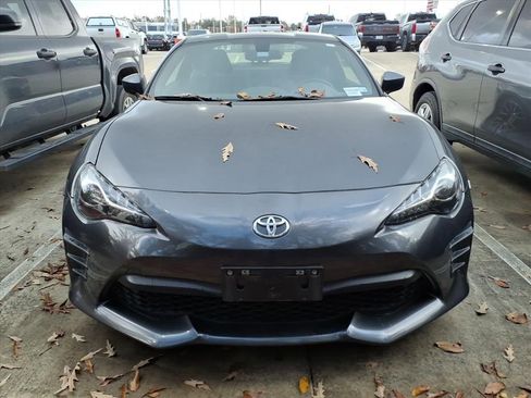 Used 2020 Toyota 86 image 3