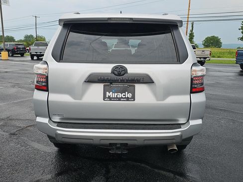Used 2024 Toyota 4Runner TRD Off-Road Premium w/ Off Road Premium Plus Package AWD/4WD image 6