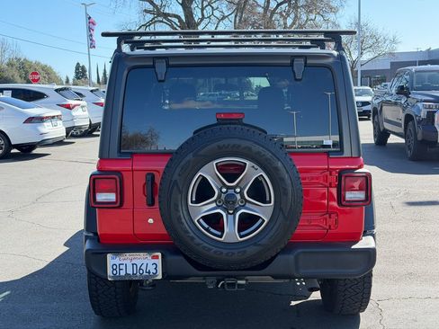 Used 2018 Jeep Wrangler Unlimited Sport S image 10