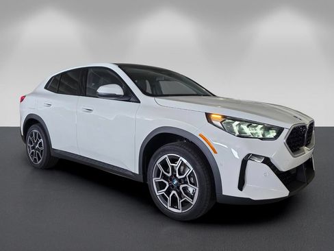 New 2026 BMW X2 xDrive28i w/ Convenience Package AWD/4WD image 1