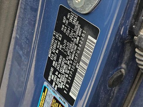 Used 2023 Kia Telluride EX w/ EX Captain's Chair Package image 24