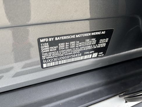 Certified 2025 BMW X5 xDrive40i w/ Climate Comfort Package image 37