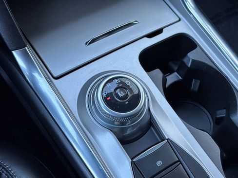 Used 2021 Ford Explorer XLT w/ Equipment Group 202A image 20