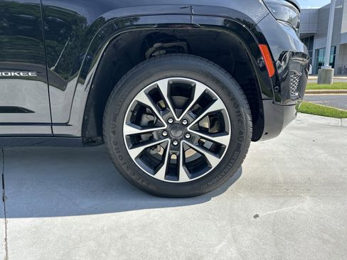Used 2021 Jeep Grand Cherokee L Overland w/ Advanced Protech Group III AWD/4WD image 13