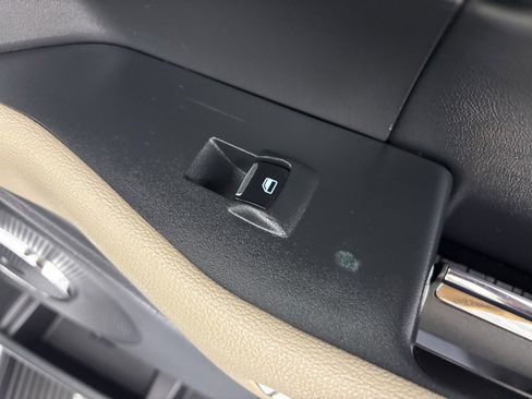 Used 2023 Ford Expedition Max XLT image 40