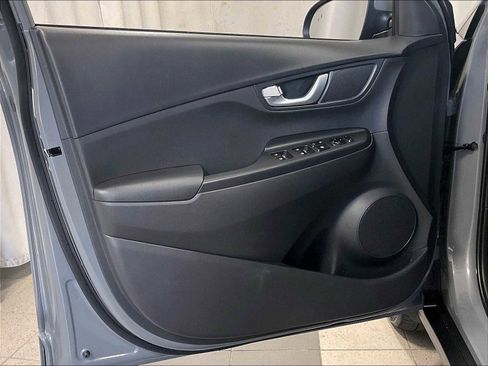 Used 2023 Hyundai Kona SEL image 9