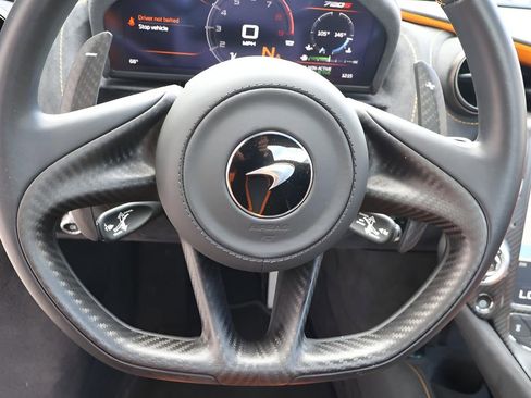 Used 2022 McLaren 720S Spider image 22