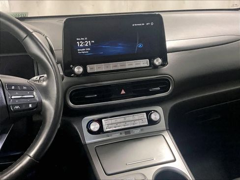 Used 2023 Hyundai Kona Limited image 18