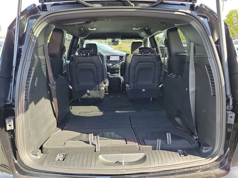 New 2025 Chrysler Voyager LX image 15