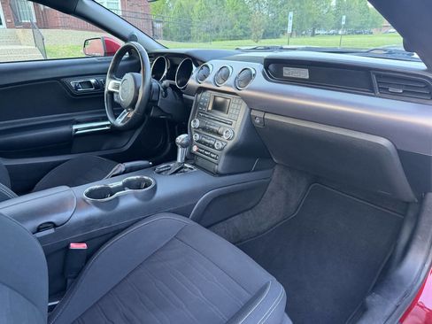 Used 2017 Ford Mustang Coupe image 21