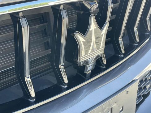 Used 2023 Maserati Levante Modena image 10