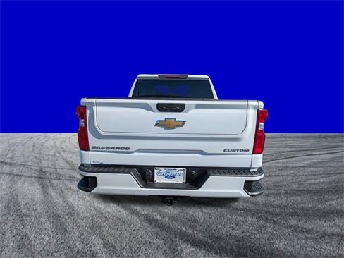 Used 2021 Chevrolet Silverado 1500 Custom image 5