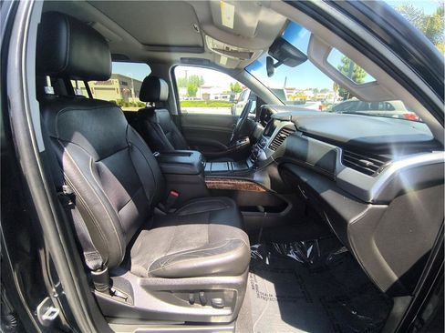 Used 2019 Chevrolet Suburban Premier AWD/4WD image 15