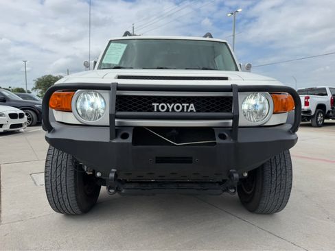 Used 2012 Toyota FJ Cruiser 4WD w/ Upgrade Pkg image 6