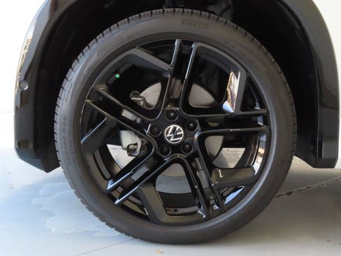 New 2026 Volkswagen Tiguan SE R-Line image 29