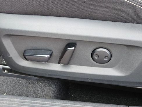 Certified 2025 Nissan Rogue SV image 14