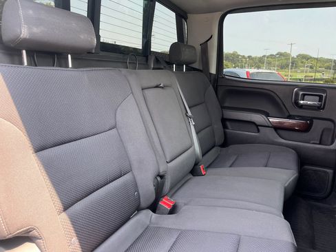 Used 2018 GMC Sierra 2500 SLE w/ HD SLE Preferred Plus Package AWD/4WD image 15