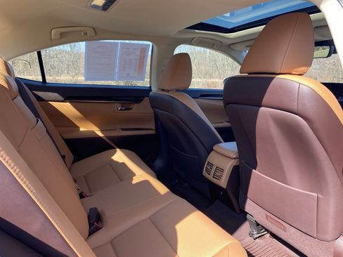 Used 2018 Lexus ES 350 w/ Premier Package image 14