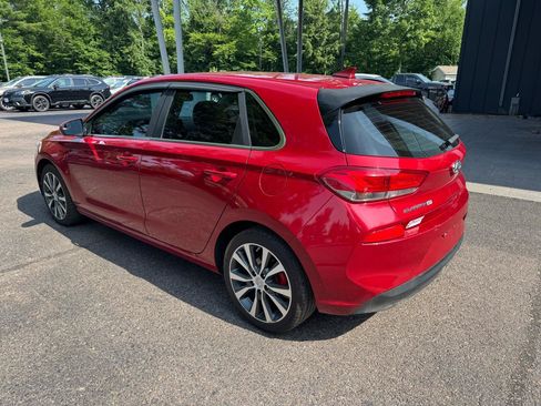 Used 2019 Hyundai Elantra GT FWD image 3