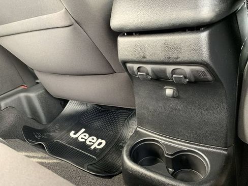 Used 2013 Jeep Wrangler Sport AWD/4WD image 35