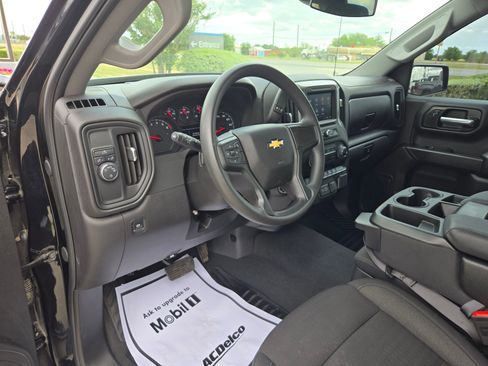 Certified 2025 Chevrolet Silverado 1500 Custom image 11
