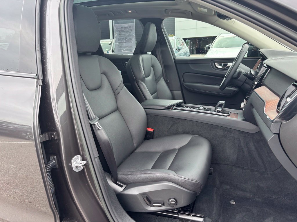 Certified 2023 Volvo XC60 B5 Plus w/ Climate Package AWD/4WD image 20