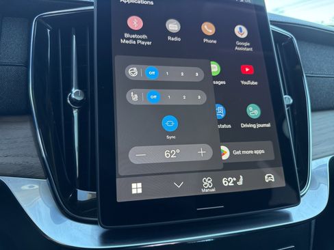 Used 2025 Volvo XC90 B6 Plus image 24