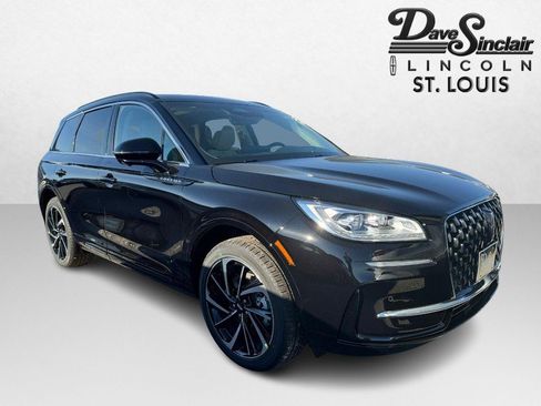 Used 2025 Lincoln Corsair Grand Touring w/ Equipment Group 302A AWD/4WD image 3