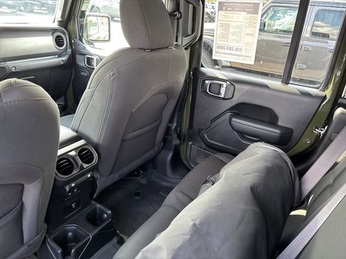 Used 2023 Jeep Gladiator Willys image 18