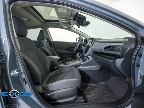 Used 2025 Subaru Crosstrek 2.5i Premium AWD/4WD image 39
