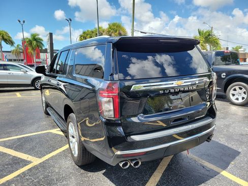 Used 2021 Chevrolet Suburban Premier RWD image 6