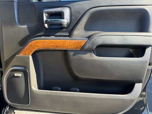 Used 2018 Chevrolet Silverado 1500 High Country image 15