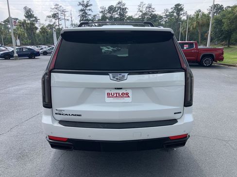 Used 2022 Cadillac Escalade Sport Platinum w/ LPO, ONYX Package AWD/4WD image 4