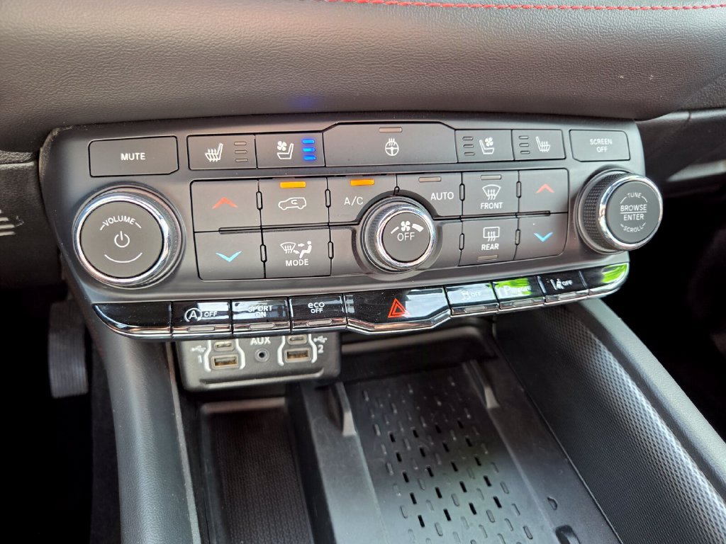 Used 2025 Dodge Durango GT AWD/4WD image 27
