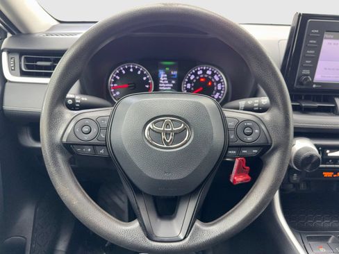 Used 2022 Toyota RAV4 LE FWD image 19
