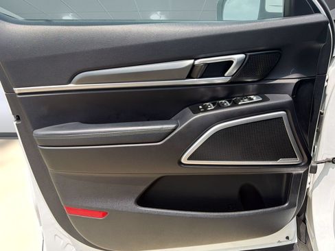 Used 2020 Kia Telluride LX FWD image 13