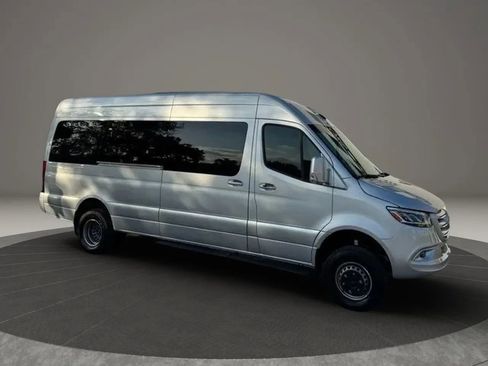 Used 2023 Mercedes-Benz Sprinter 3500 image 4