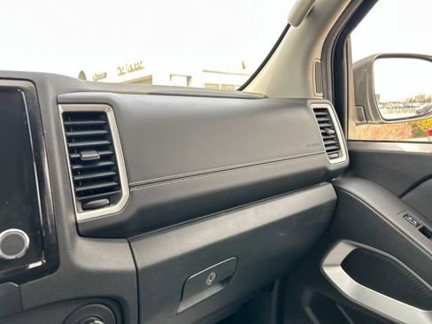 Used 2022 Nissan Frontier SV image 36