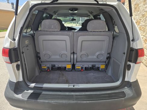 Used 2001 Toyota Sienna LE FWD image 16
