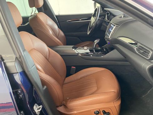 Used 2020 Maserati Levante AWD/4WD image 9